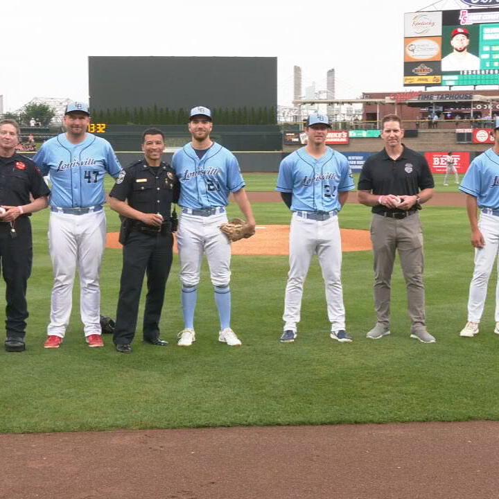 Louisville Bats honor Muhammad Ali with special uniforms (Photo)