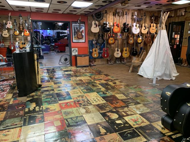 MAXWELL'S HOUSE OF MUSIC - JEFFERSONVILLE - 6-9-2020 - KEITH KAISER  (6).jpeg