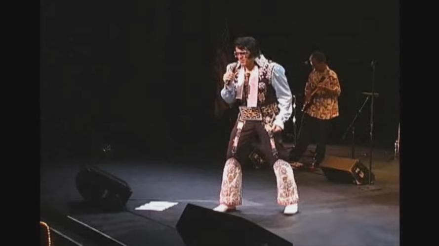 Samu as Elvis 2.jpg