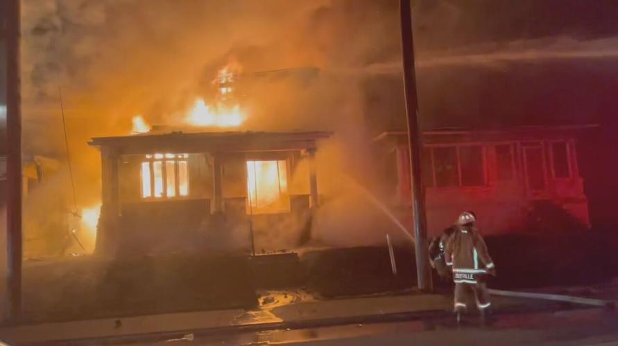LOUISVILLE FIRE - 38TH STREET - 12-20-2022.jpg