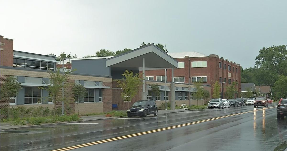 IMAGES Ribbon cut on new downtown Jeffersonville elementary school