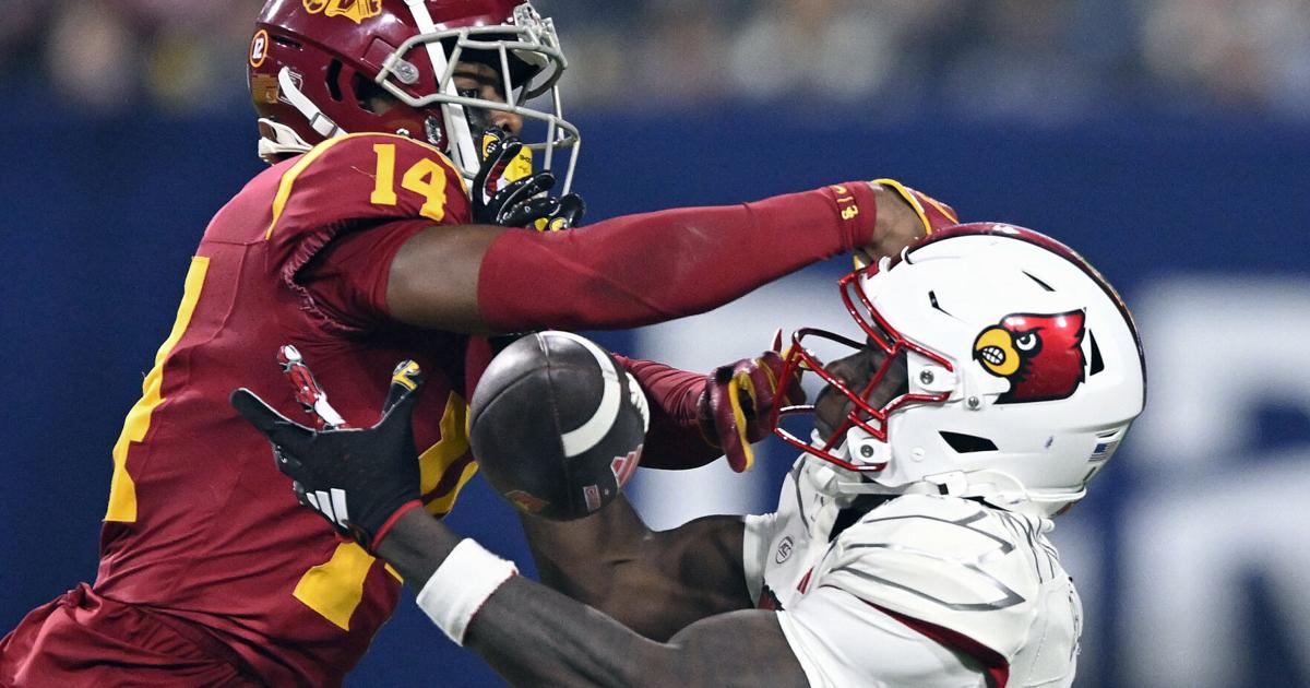 Bozic |  USC has a Holiday Bowl against Louisville’s defense in a 42-28 blowout win in the Holiday Bowl  Sports