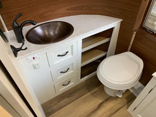 VINTAGE BASE CAMP - AIRSTREAM  (16).JPG