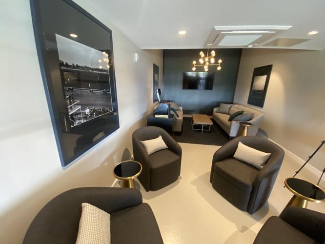 HOMESTRETCH CLUB - CHURCHILL DOWNS - Private VIP lounge