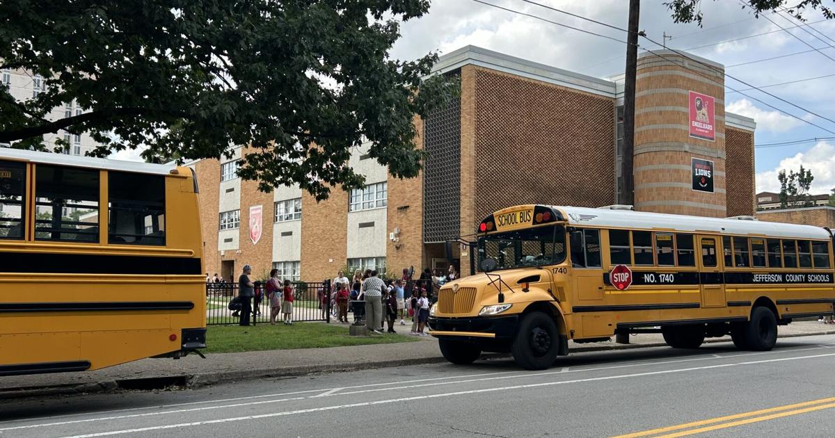 Louisville parent has mixed report card on 1st day of JCPS' new busing