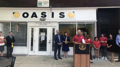 'Oasis' opens in West Louisville's 'food desert'