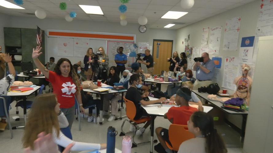 Ramsey Middle School students in CPR class