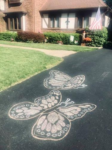 PLAINVIEW - CHALK DRAWINGS - IMAGES BILL HALL  (7).jpg