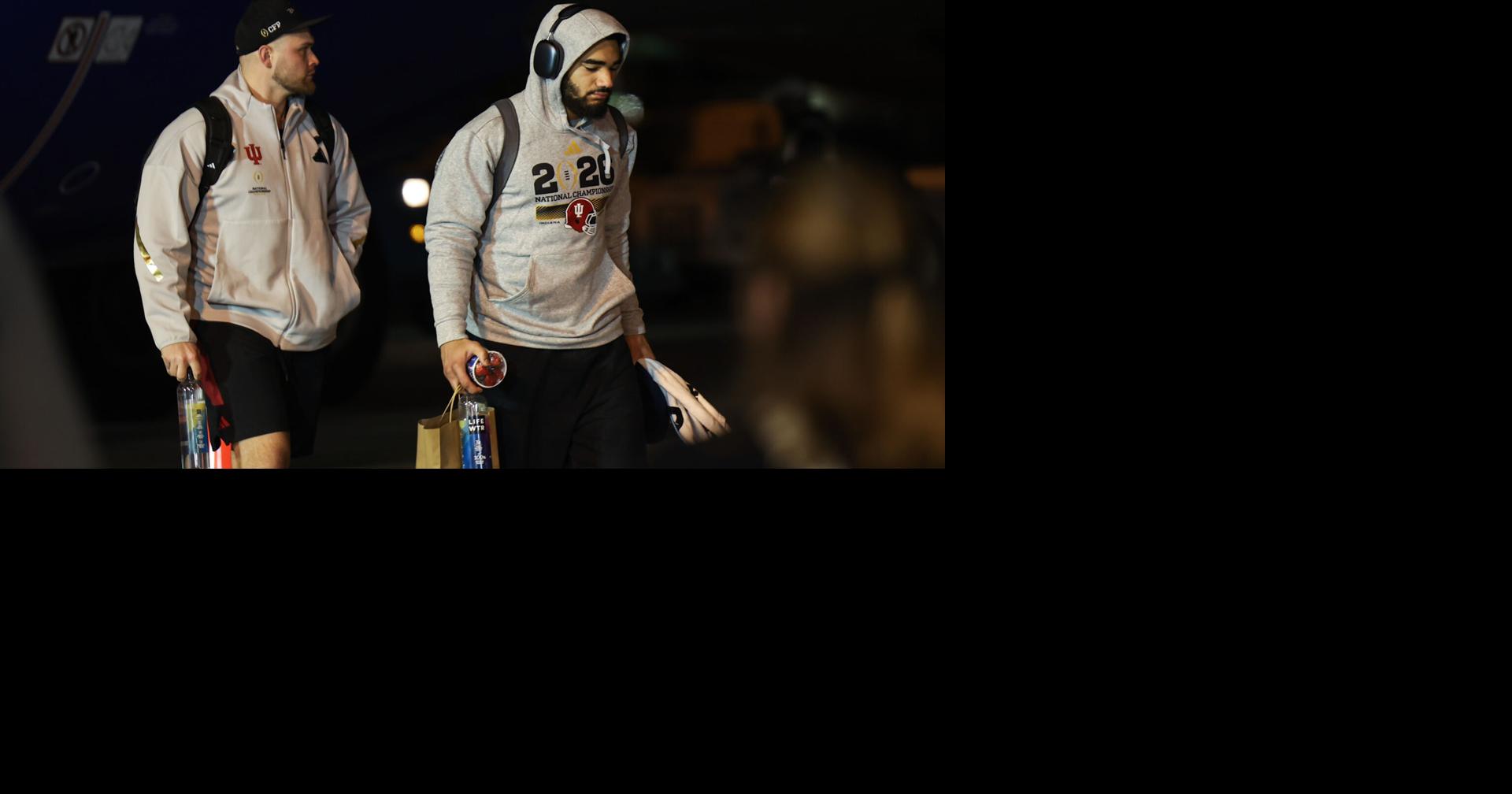 IMAGES | Indiana arrives in Miami for the College Football Playoff National Championship