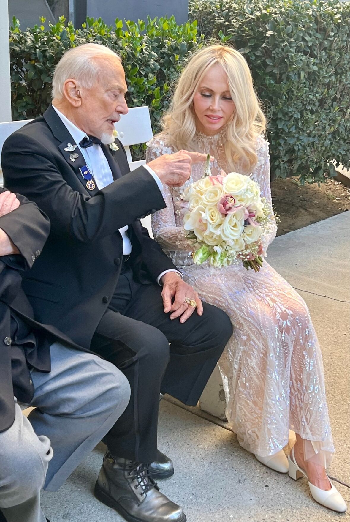 Buzz Aldrin gets married wdrb