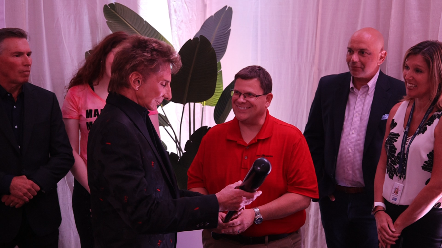 Barry Manilow receives Louisville Slugger