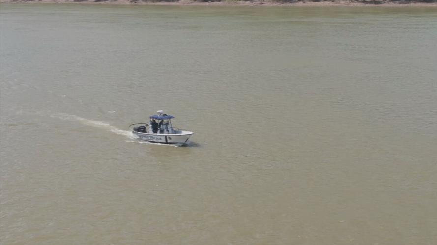 LMPD searches the Ohio River for missing boaters