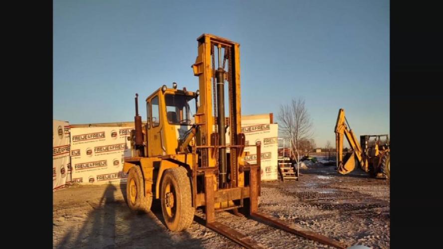 MORE NOEL AUCTION 10 VO.transfer_frame_873.jpeg