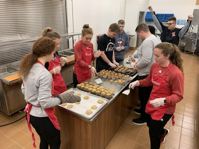 U of L athletes volunteer at Ronald McDonald House (Jan. 20, 2020)
