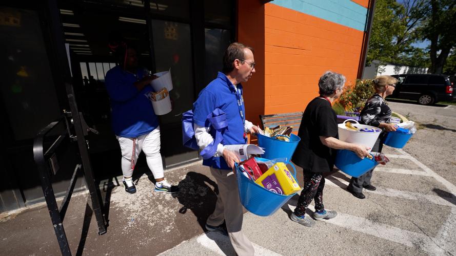 Volunteers Deliver Baskets to Firefighters