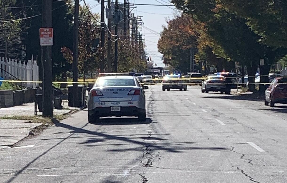 POLICE STANDOFF - KENTUCKY AND SHELBY STREETS - 11-3-2020  (3).JPG