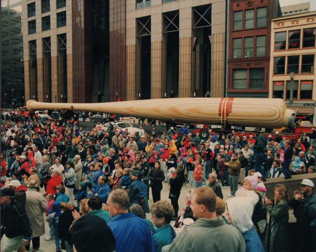 Big Bat installed at Slugger Museum on Main St. October 21, 1995