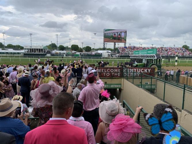 oaks crowd.jpg