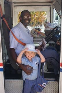 MAILMAN RETIRES - ATLANTA - FLOYD MARTIN 5-22-19 - COURTESY JENNIFER BRETT ON TWITTER 5.jpg