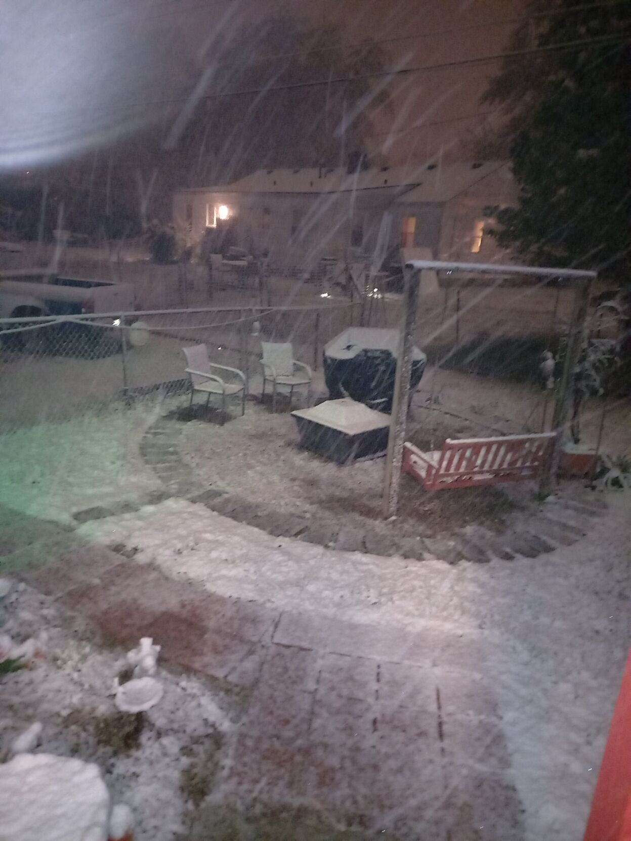 Snow coming down.jpg