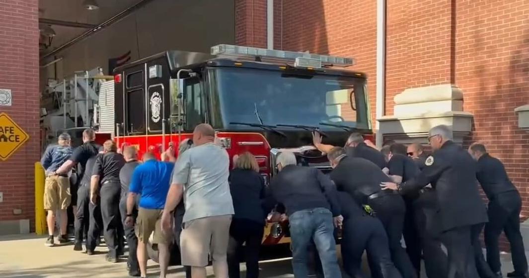 Anchorage Middletown Fire celebrate new truck with 'push-in' ceremony