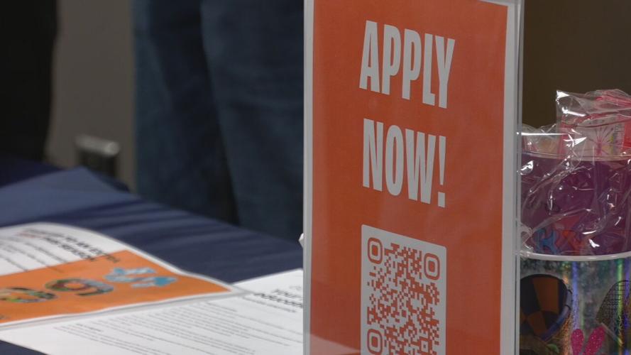 'Apply Now' sign