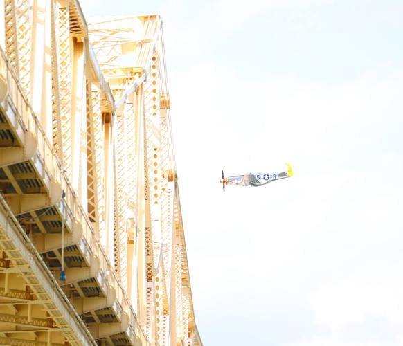 P51D flies over Second Street Bridge.JPG
