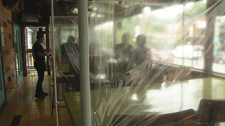 Plastic dividers up at Louisville restaurant
