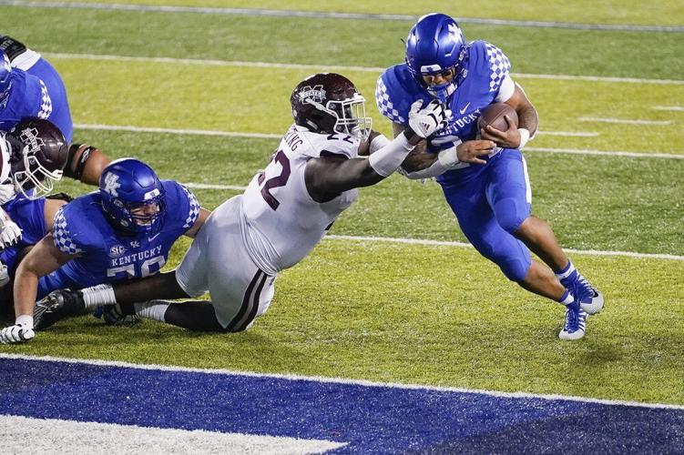 Kentucky running back Christopher Rodriguez Jr. (24) scores a touchdown