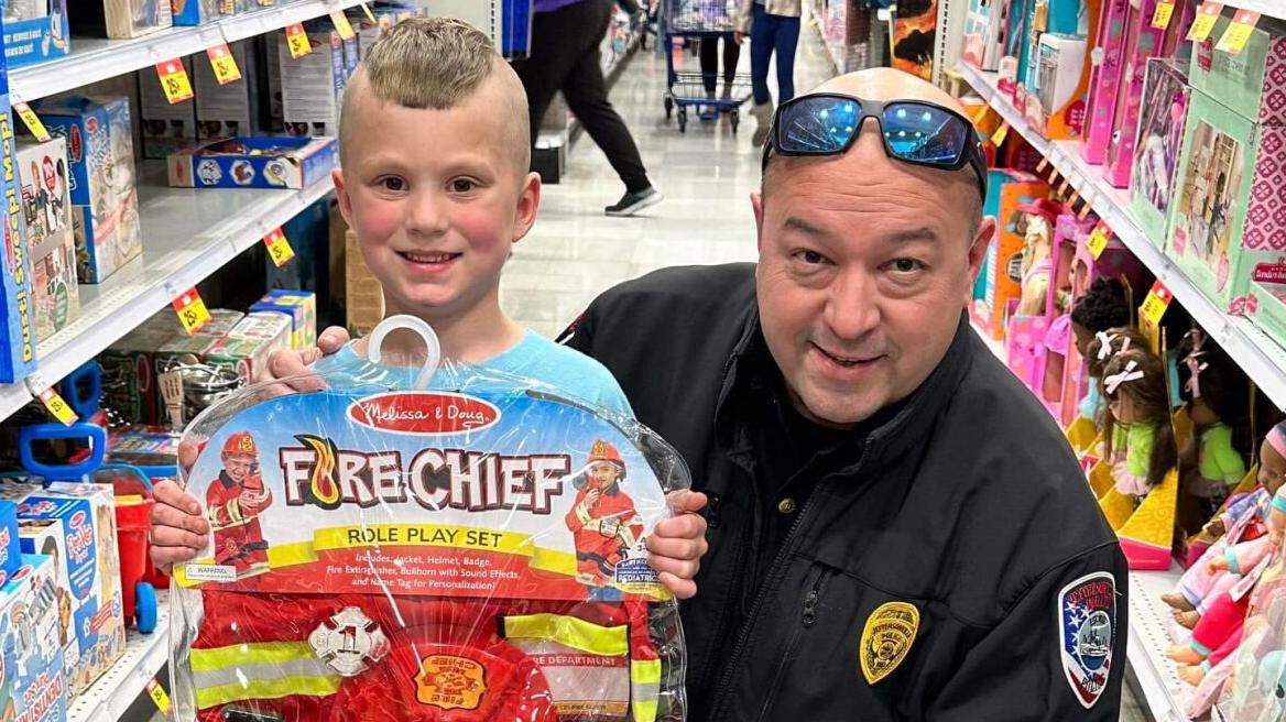 Jeff Police Shop with a Cop - 12.8.23