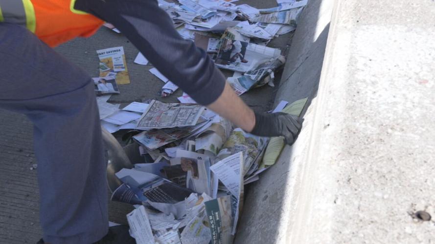 Workers clean up mail spill on I-264
