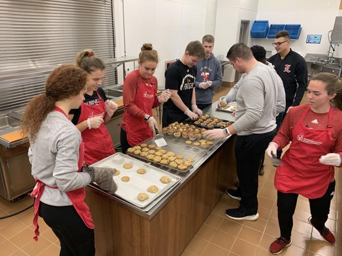 U of L athletes volunteer at Ronald McDonald House (Jan. 20, 2020)