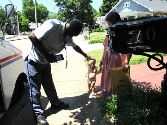 MAILMAN RETIRES - ATLANTA - FLOYD MARTIN 5-22-19 - COURTESY JENNIFER BRETT ON TWITTER 7.jpg