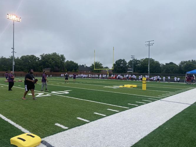 DeVante Parker Hosts 2nd Annual Football Camp