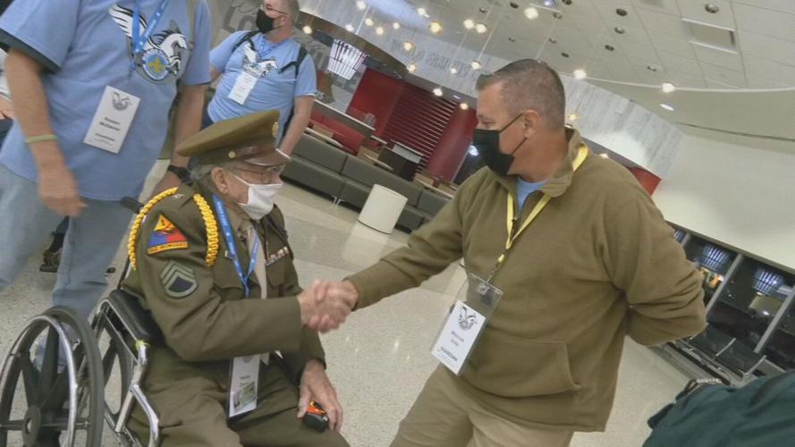 Veterans prepare to leave on Honor Flight Bluegrass flight to Washington DC