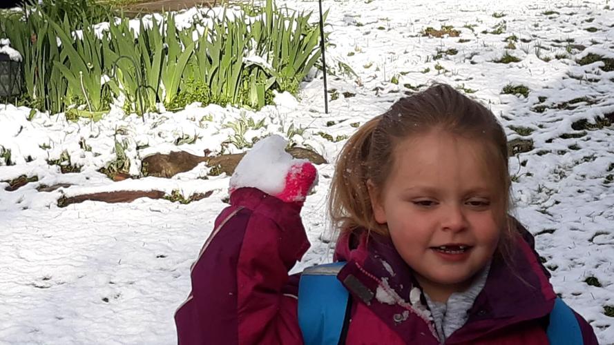 Jeffersonville girl with snowball
