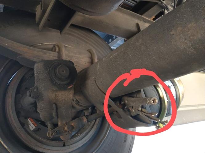 Vise grips holding push rod