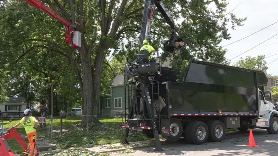 Crews clean up Louisville storm damage