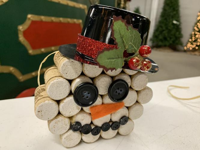 WALNUT RIDGE NURSERY - CHRISTMAS DECORATIONS WORKSHOP - TREES ELFS WREATHS KK - 11-17-2020  (3).JPG