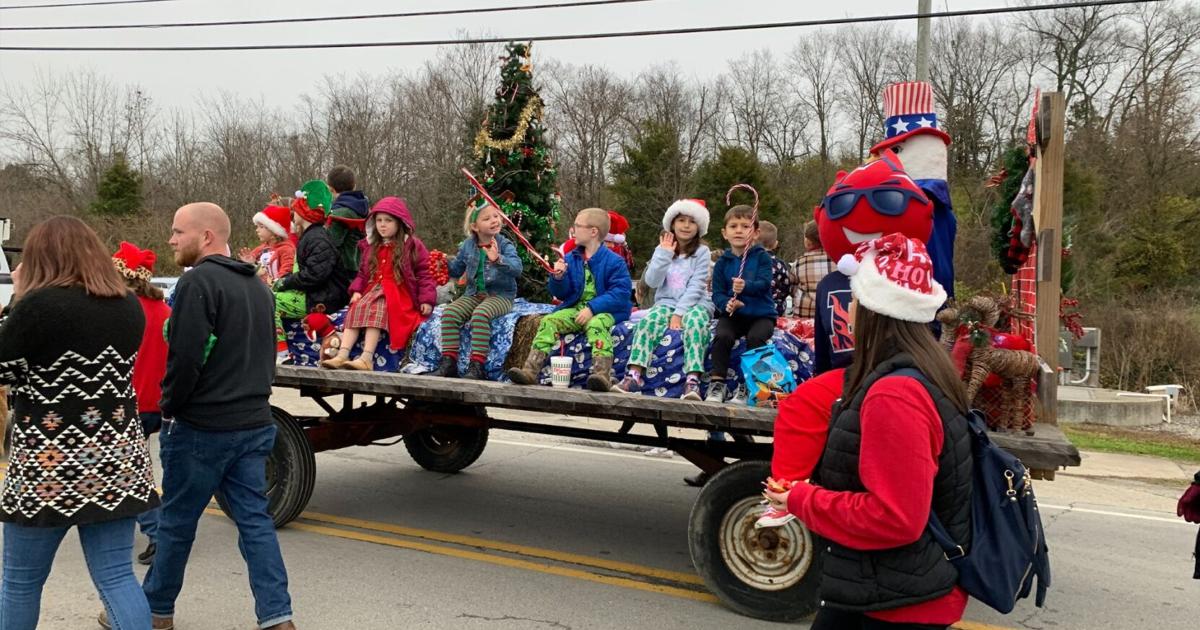 Hundreds line the streets of Nelson County to watch annual Bloomfield Hundreds line the streets of Nelson County to watch annual Bloomfield