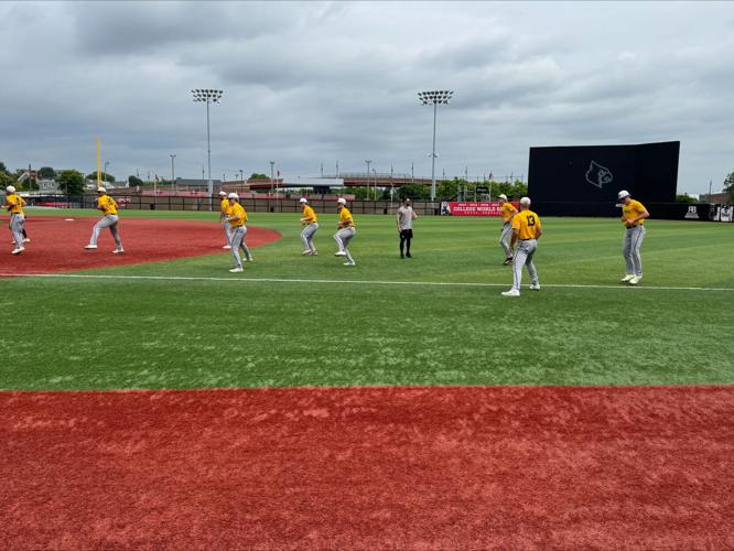 UOFL - READY FOR SUPER REGIONAL 6-5-21025 (3).jpeg