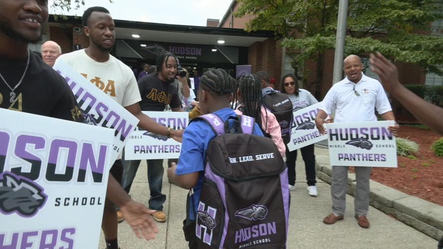 Hudson Middle School students arrive