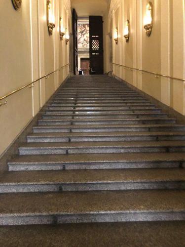 CALIPARI - VATICAN - PAPAL PRIVATE RESIDENCE - COURTESY UKCOACHCALIPARI ON TWITTER 1.jpg