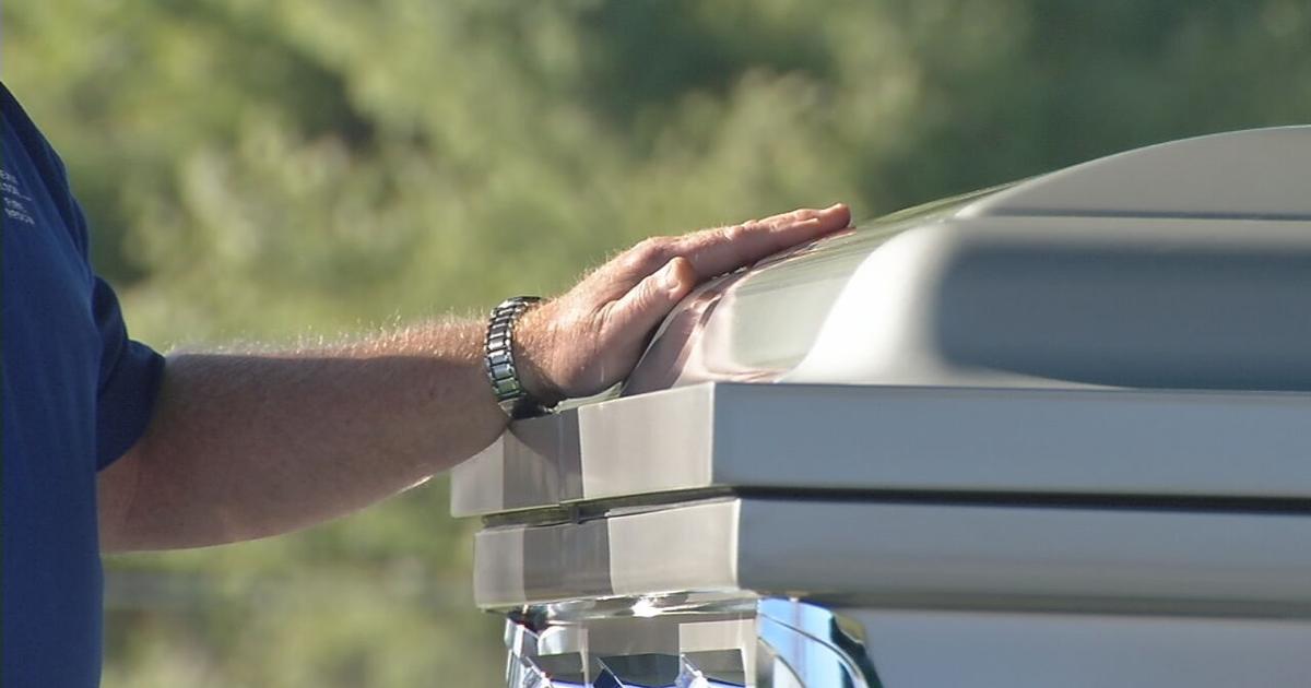 Bloomfield police chief laid to rest after 3-week battle with COVID-19 ...