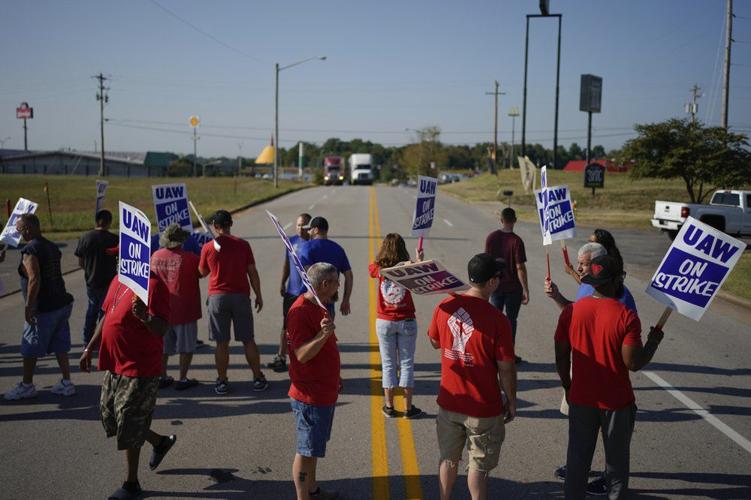 GM - UAW STRIKE - AP 9-16-19 4.jpeg
