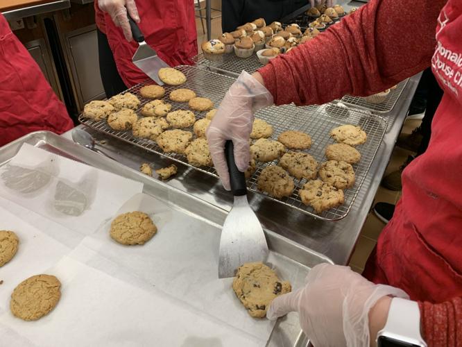 U of L athletes volunteer at Ronald McDonald House (Jan. 20, 2020)