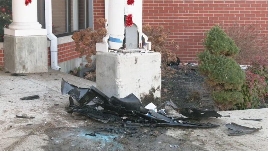 Juveniles suspected in carjacking crash car - 12.14.23