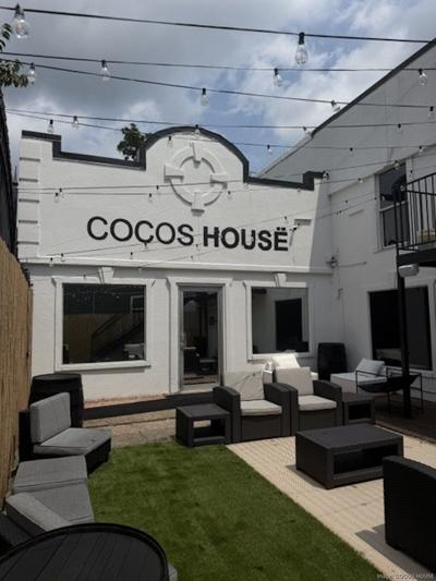 COCOS HOUSË