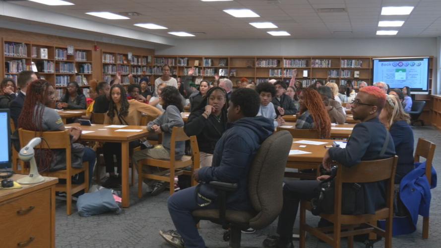 Federal judges speak to JCPS students at Central High School 1-31-24