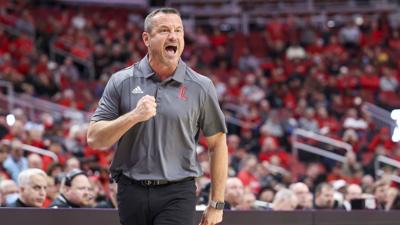 CRAWFORD | Walz fumes after Louisville loses another double-digit lead in loss at Wake | Sports CRAWFORD | Walz fumes after Louisville loses another double-digit lead in loss at Wake | Sports